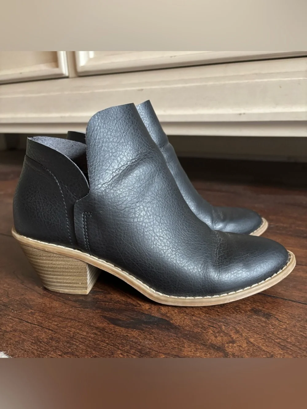 Universal Thread Black Faux Leather Ankle Booties
